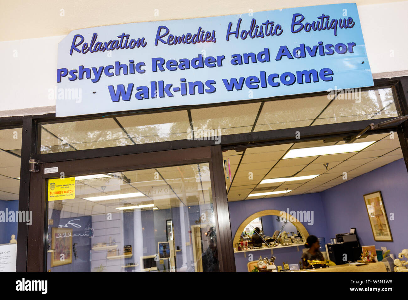 Floride,Palm Beach County,West Palm Beach,Clematis Street,relaxation Remedies Holisholic Boutique,New Age,lecteur psychique,mot mal orthographié,orthographe,mistak Banque D'Images
