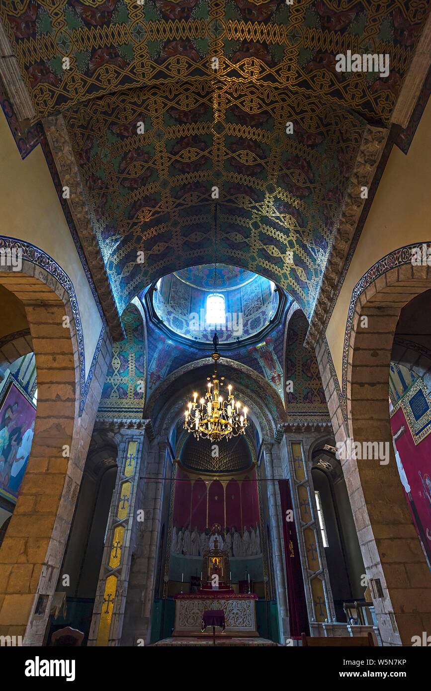 Autel avec dôme de lumière, Cathédrale Arménienne, Lviv, Ukraine Banque D'Images