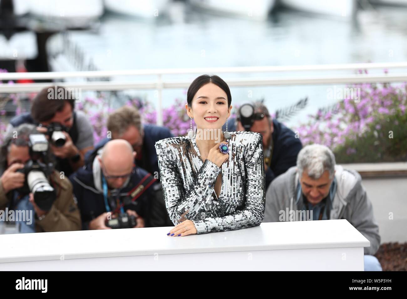 L'actrice chinoise Zhang Ziyi pose lors d'un photocall du 72e Festival International du Film de Cannes à Cannes, France, 21 mai 2019. Banque D'Images