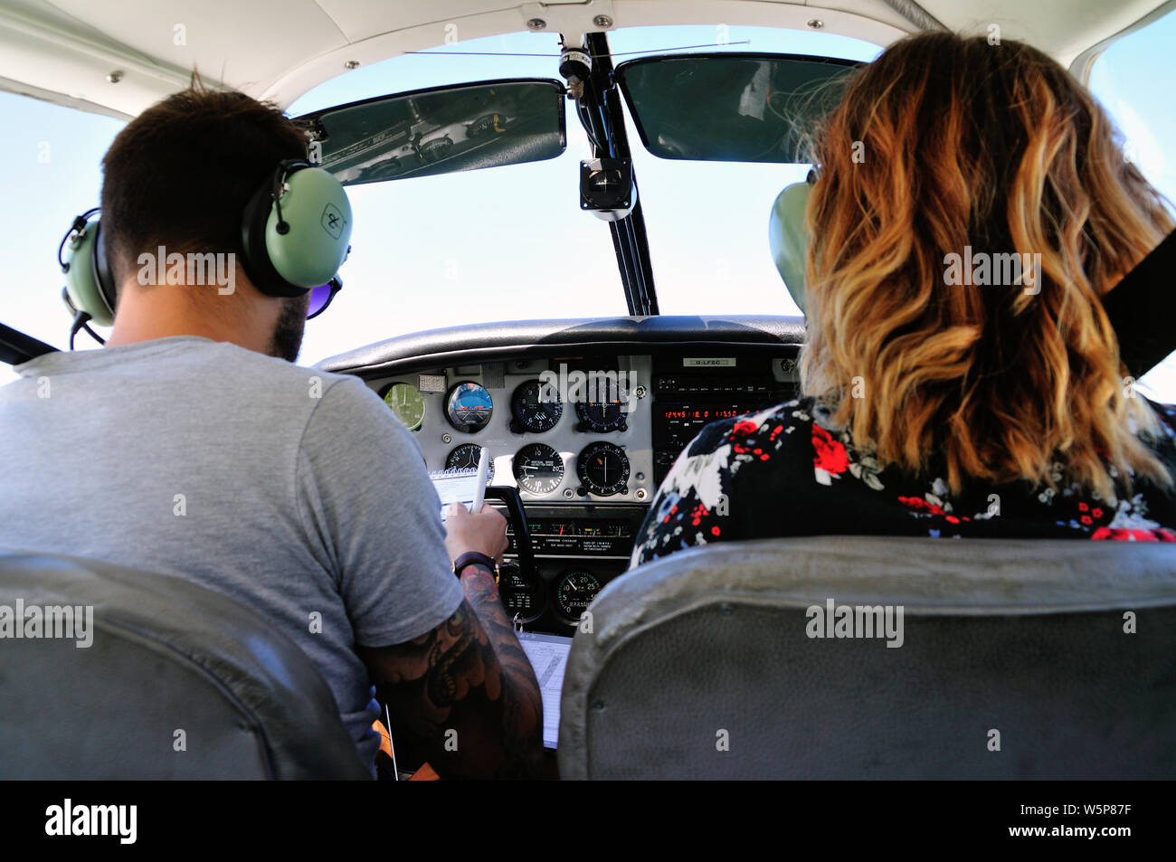 Pilote aux commandes d'avions légers Banque D'Images