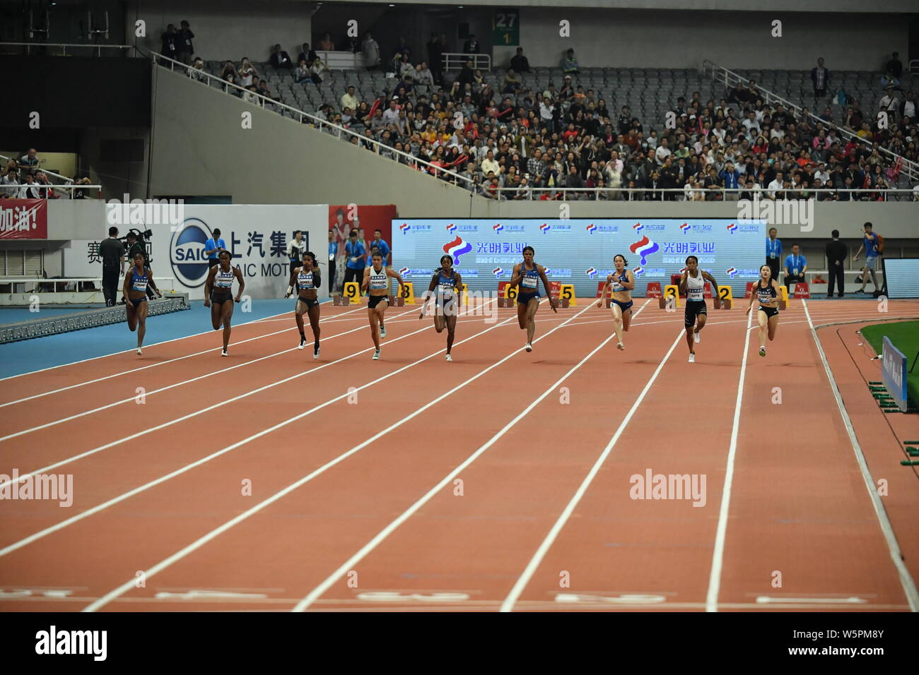 Glissières de la concurrence sur le 100m hommes au cours de l'IAAF Diamond League Shanghai à Shanghai, Chine, 18 mai 2019. Banque D'Images