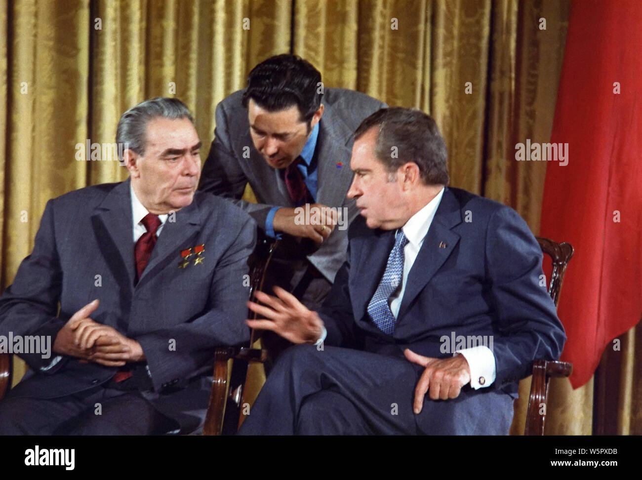 Leonid Brejnev et Richard Nixon parle en 1973 Banque D'Images