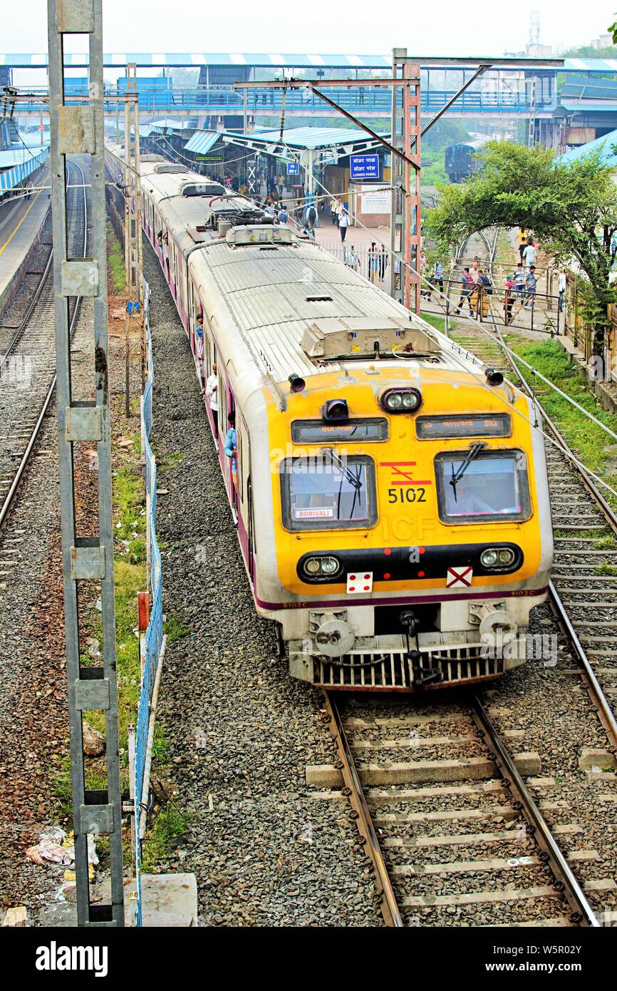 La gare de Lower Parel Mumbai Maharashtra Inde Asie Banque D'Images