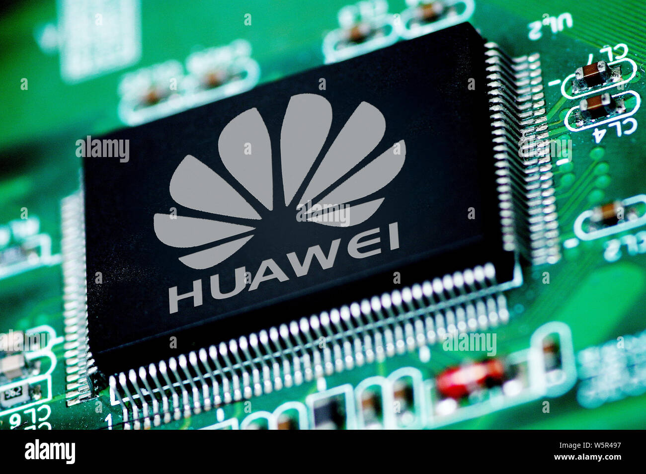 --FILE--une puce de Huawei est représenté à Jinan City, Shandong province de Chine orientale, le 20 avril 2018. China's tech Huawei géant ne sera ni diviser ni Banque D'Images