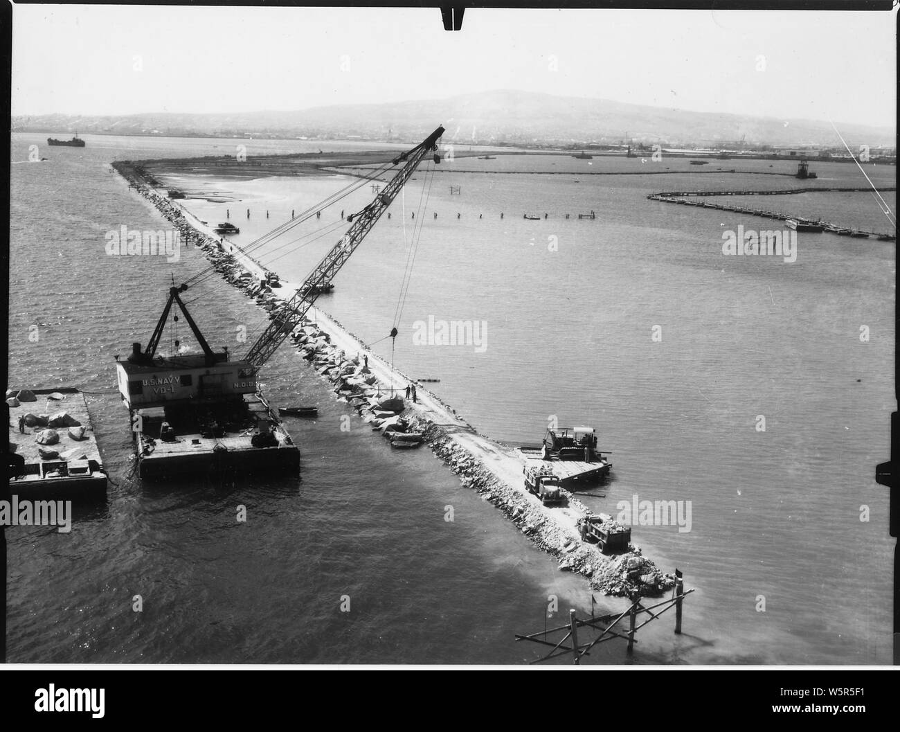 Long Beach Naval Station - Construction - # 7 mole - Avril 1945 - Sortie # 28 Banque D'Images