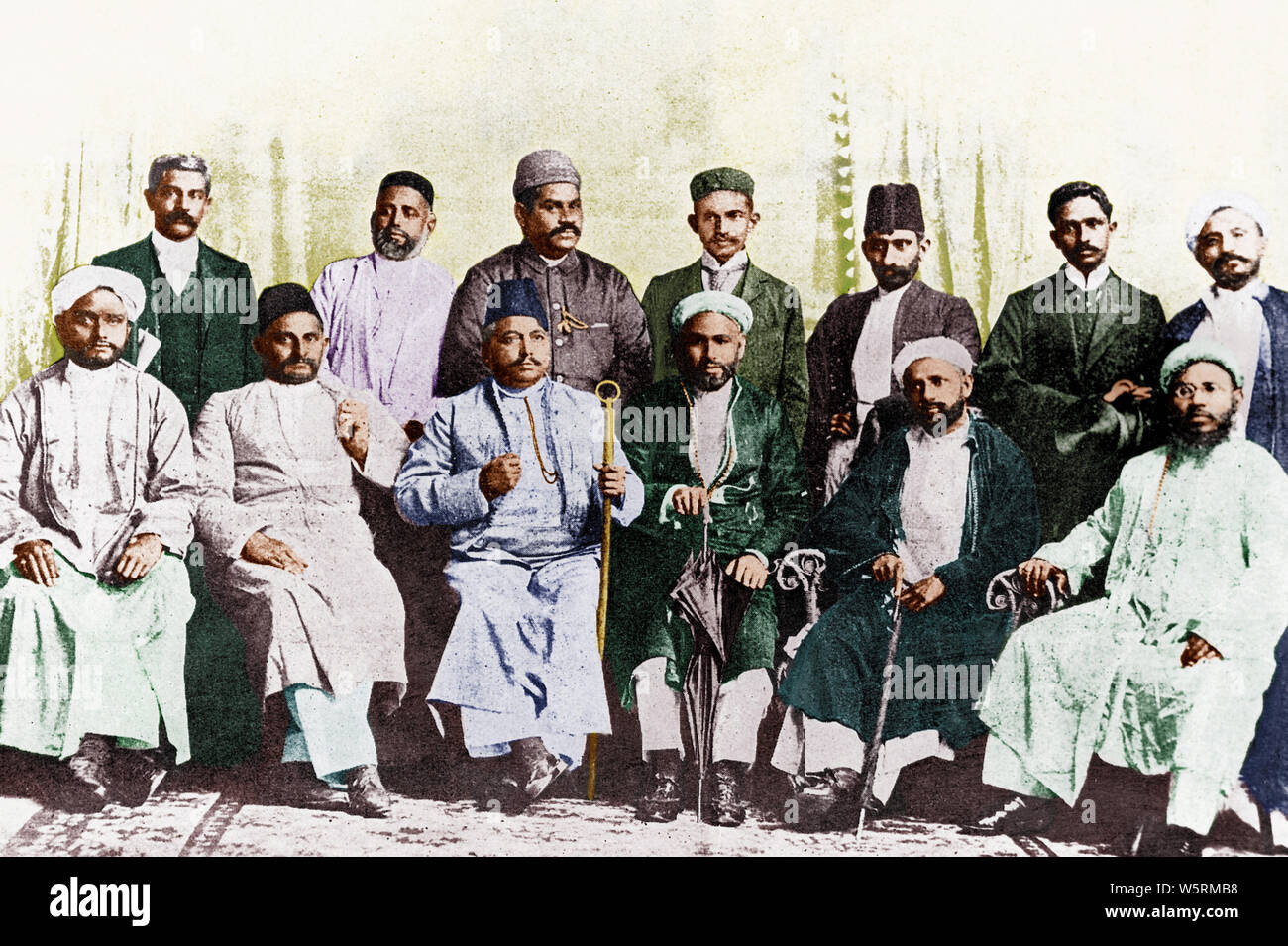 Mahatma Gandhi avec co fondateurs du Natal Indian Congress South Africa 1895 Banque D'Images