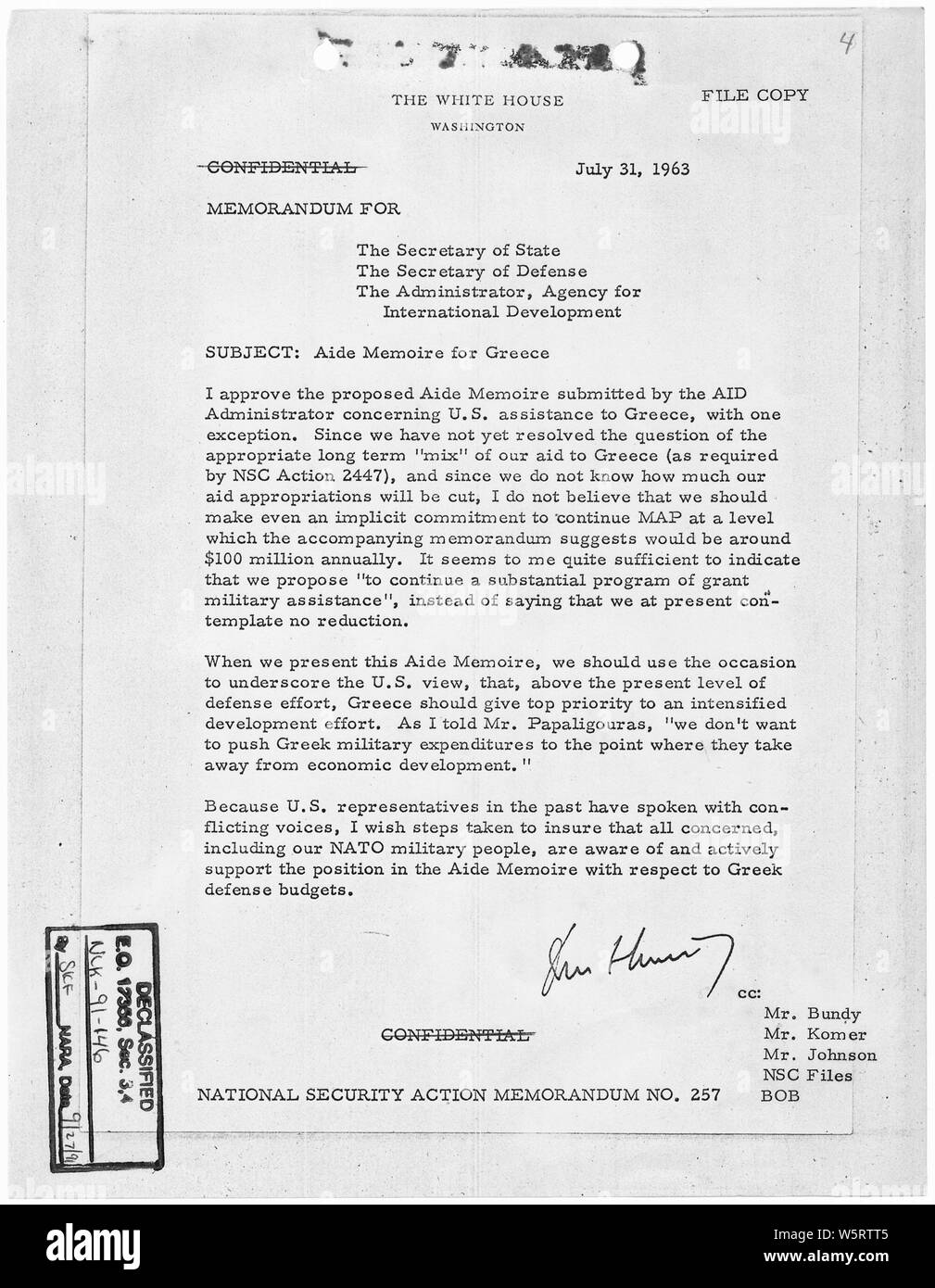 Action de sécurité nationale Note n° 257 Aide-mémoire pour la Grèce ; la portée et contenu : Note pour le secrétaire d'État, le secrétaire à la défense, l'administrateur, l'Agence américaine pour le développement international sur l'approbation du président de l'Aide-mémoire pour la Grèce. Banque D'Images
