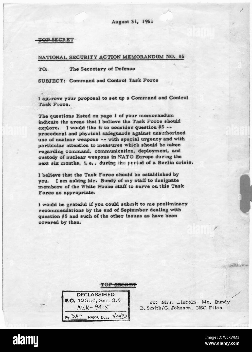 Action de sécurité nationale Note n° 86 Groupe de travail de commandement et de contrôle ; la portée et contenu : Note pour le secrétaire de la défense de l'approbation de la proposition de mise en place d'un groupe de travail de commandement et de contrôle. Banque D'Images