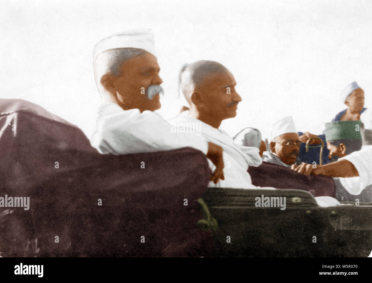 Mahatma Gandhi sur le chemin de la gare Mumbai Karnataka Inde Asie 27 Décembre 1924 Banque D'Images