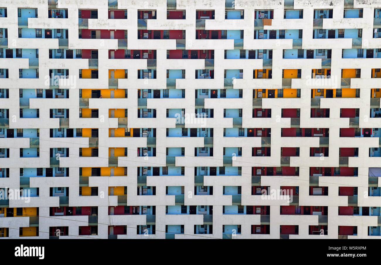 Un bâtiment coloré dispose de la forme de QR Code sur sa surface à Chongqing, Chine, le 4 juin 2019. Banque D'Images
