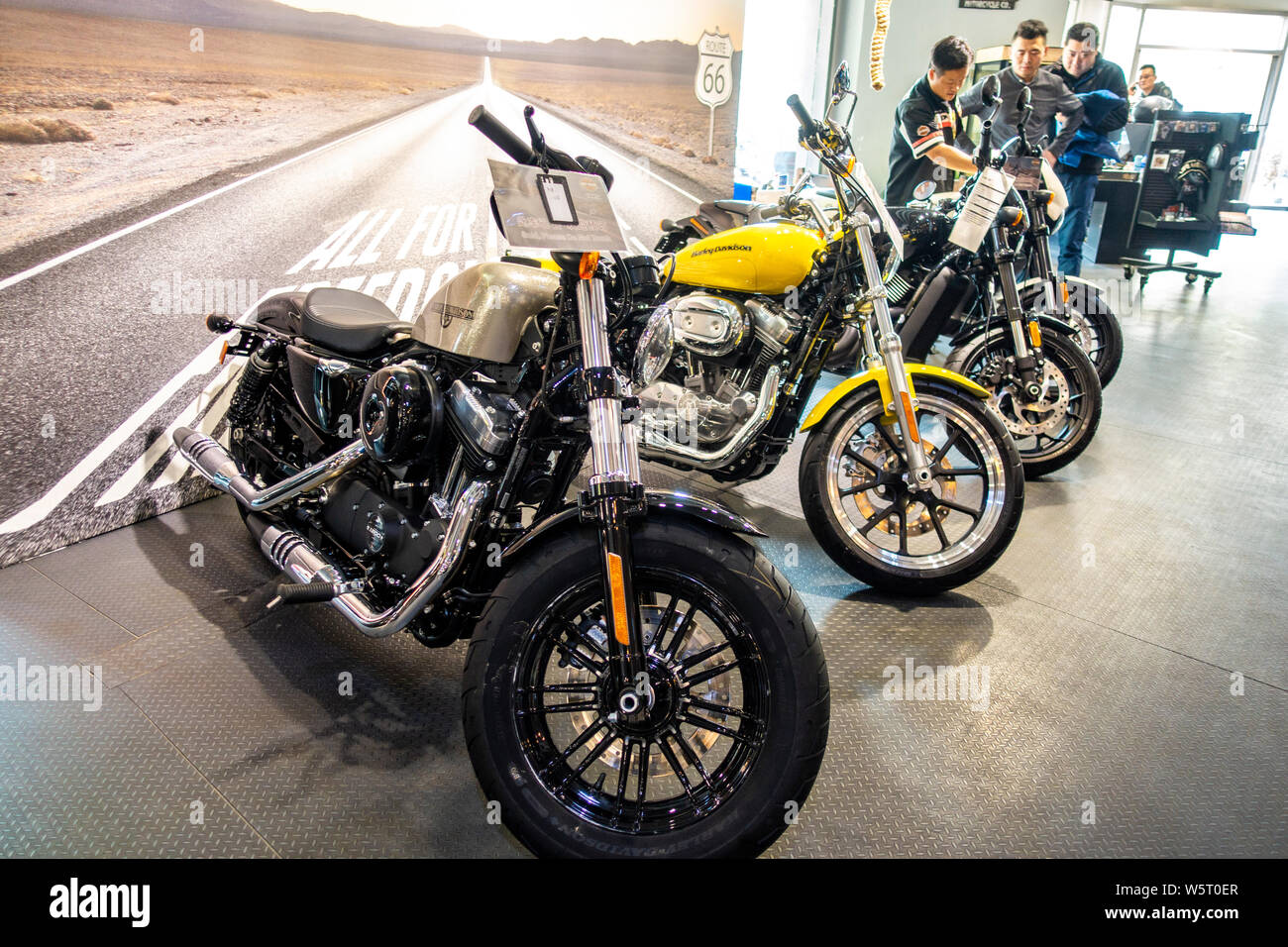 --FILE--motos de Harley-Davidson Motor sont à vendre à Shanghai, Chine, 30 octobre 2018. Moto américaine bouilloire Harley-Davidson Motor est inscrivez-vous Banque D'Images