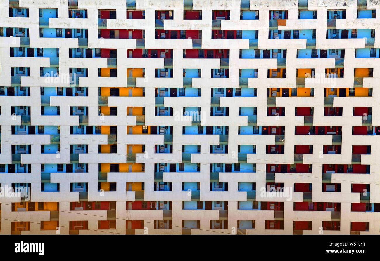 Un bâtiment coloré dispose de la forme de QR Code sur sa surface à Chongqing, Chine, le 4 juin 2019. Banque D'Images