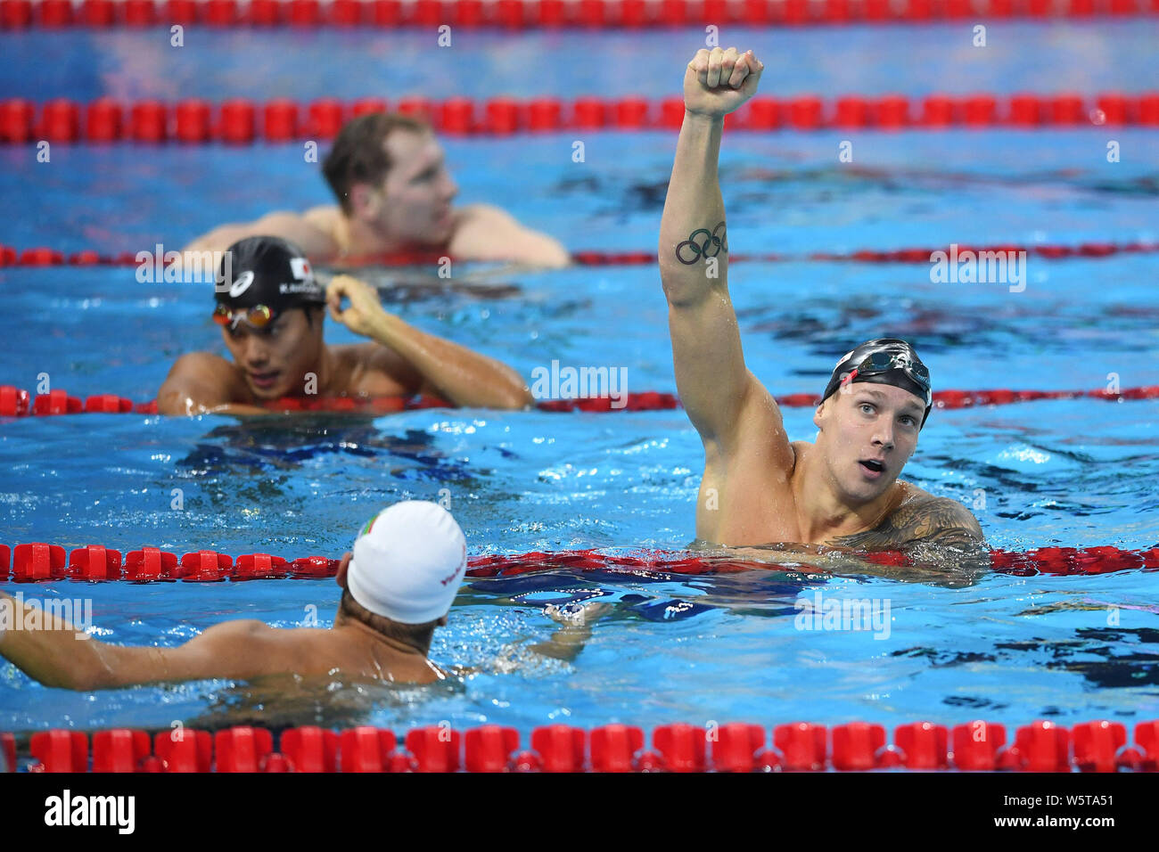 Record Du Monde 25m Nage Libre Caeleb Dressel de l'USA réagit après avoir remporté le 100m nage libre  Hommes lors de la 14e finale aux Championnats du Monde de Natation FINA (25m)  dans la ville de Hangzhou, ea