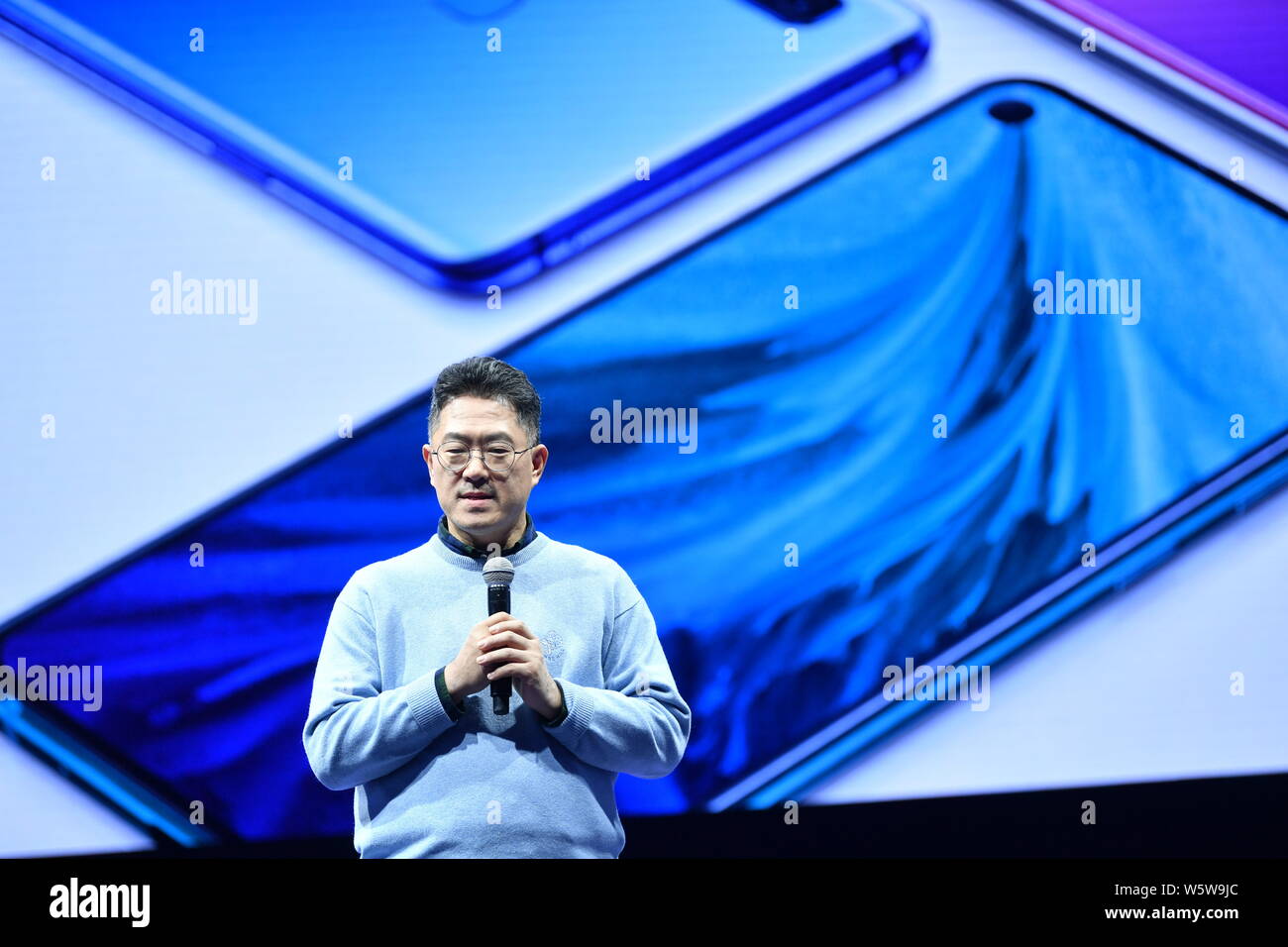 Kwon Gye-hyun, président de Samsung Electronics opérations en Chine, assiste à l'événement de lancement pour Samsung Galaxy A8s smartphones dans Beijing, Chine, 10 De Banque D'Images
