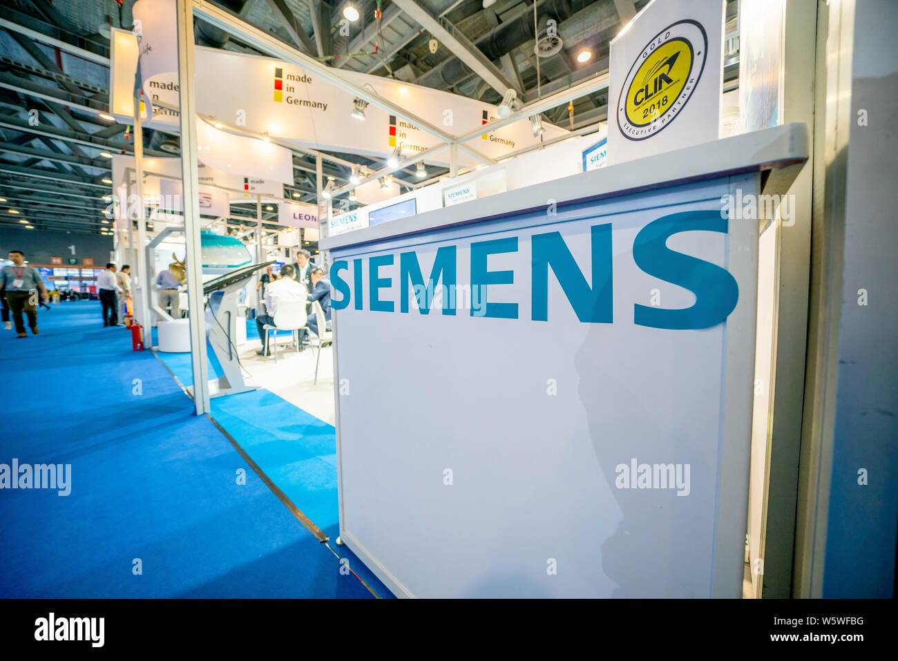 Vue sur le stand de Siemens AG au cours d'une expo dans la ville de Guangzhou, province du Guangdong en Chine du Sud, 6 décembre 2018. Guangzhou Automobile Mino équiper Banque D'Images