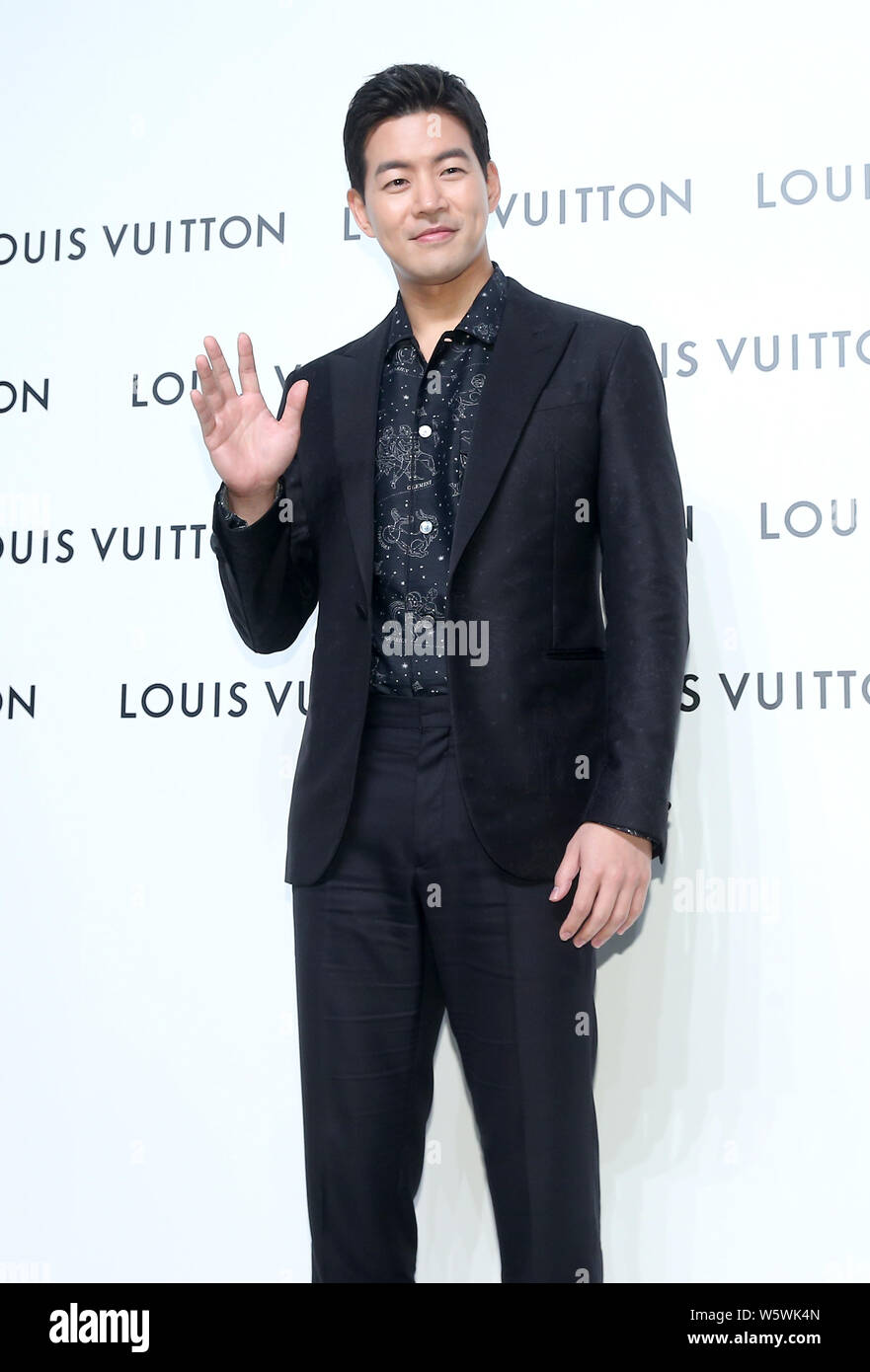 **Hors de la Corée du Sud, Taiwan**acteur Lee Sang-yoon pose à l'emblématique LV Exposition Time Capsule à Taipei, Taiwan, le 14 décembre 2018. Banque D'Images