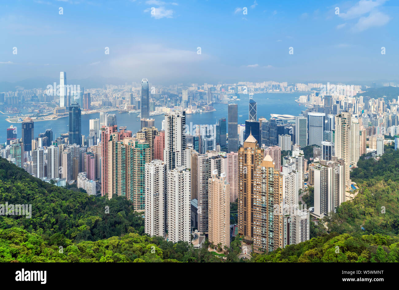 Vue sur la ville à partir de la terrasse Sky 428 sur le Tour de pointe, Pic Victoria, île de Hong Kong, Hong Kong, Chine Banque D'Images