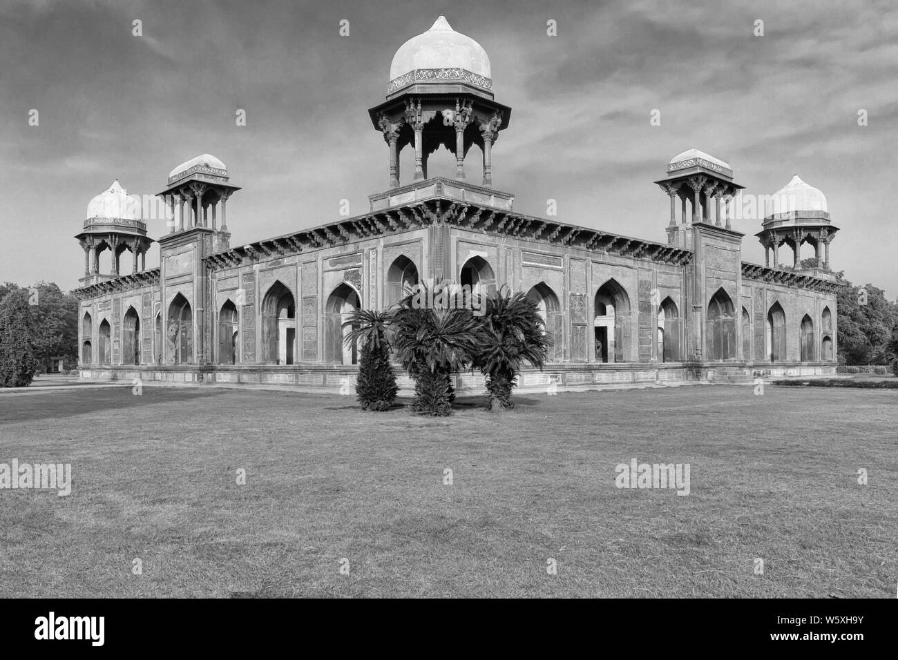 Agra , Uttar Pradesh , Inde , novembre 24.2015 - vue du tombeau d'Imariam -uz-Zamani Banque D'Images