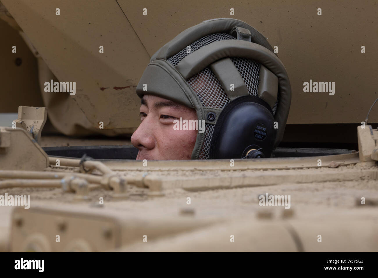 La région de Moscou, Russie. 30th, 2019 Juillet réservoir chinois s'asseoir dans l'équipe Type de réservoir 96 (ZTZ-96B) qu'ils participent de la formation avant de commencer la compétition internationale de biathlon de cuve-2019' à la 'gamme' Alabino militaire, dans la région de Moscou, Russie Banque D'Images