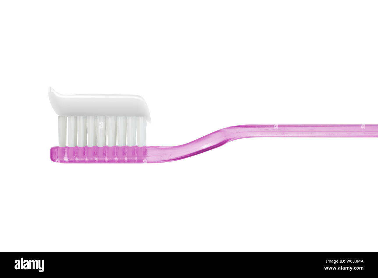 Dentifrice brosse à dents blanc sur rose isolé isolé sur blanc avec clipping path Banque D'Images