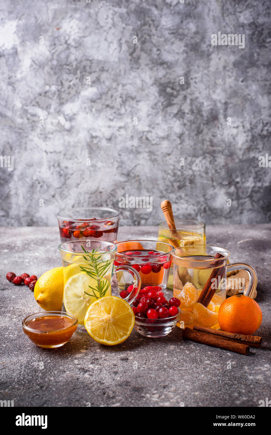 Assortiment de thé en bonne santé d'hiver pour stimuler l'immunité Banque D'Images