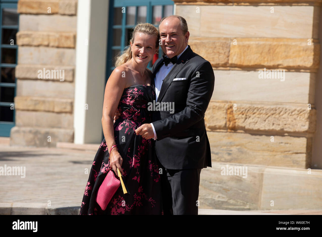 Wolfram Kons mit Ehefrau Alexa Apermann bei der Eröffnung der Richard-Wagner-Festspiele 2019 mit der Premiere der Oper 'Tannhäuser' im Bayreuther Fest Banque D'Images