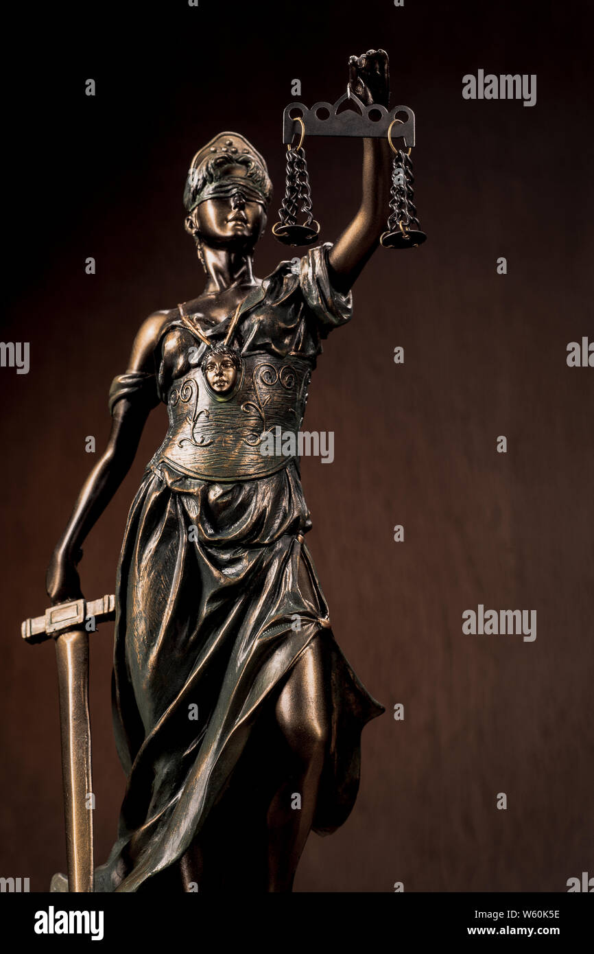 Les échelles de la Justice statue Themis Law Avocat Concept d'entreprise. - Image Banque D'Images