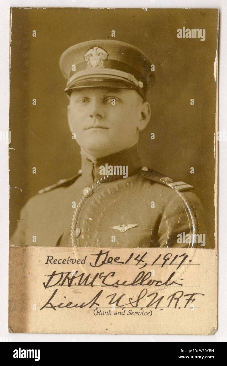 David Hugh McCulloch Début Aviator -Dec 14 1917 photos d'identité de la Marine pour première traversée transatlantique. Banque D'Images