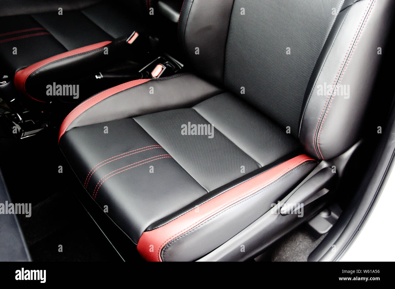 Siège de voiture en cuir. Détails intérieurs de voiture Banque D'Images