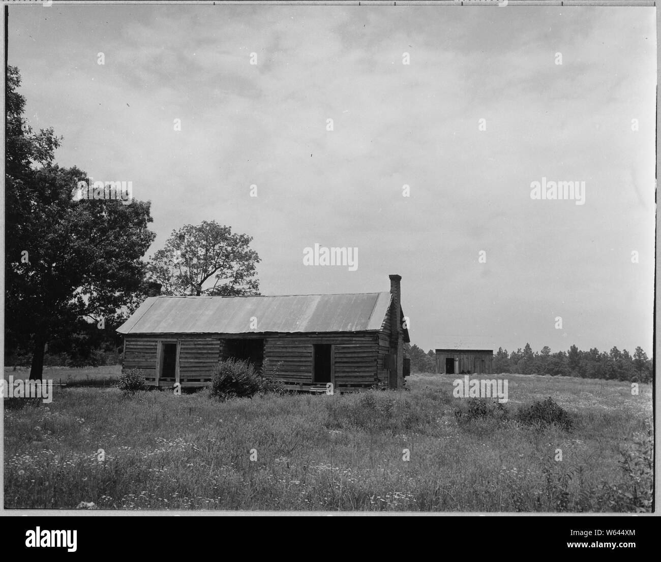 Coosa Valley, Alabama. Les cabanes agricoles abandonnés sur les réservations. ; Portée et contenu : la légende complète se lit comme suit : Coosa Valley, Alabama. Les cabanes agricoles abandonnés sur les réserves. Banque D'Images