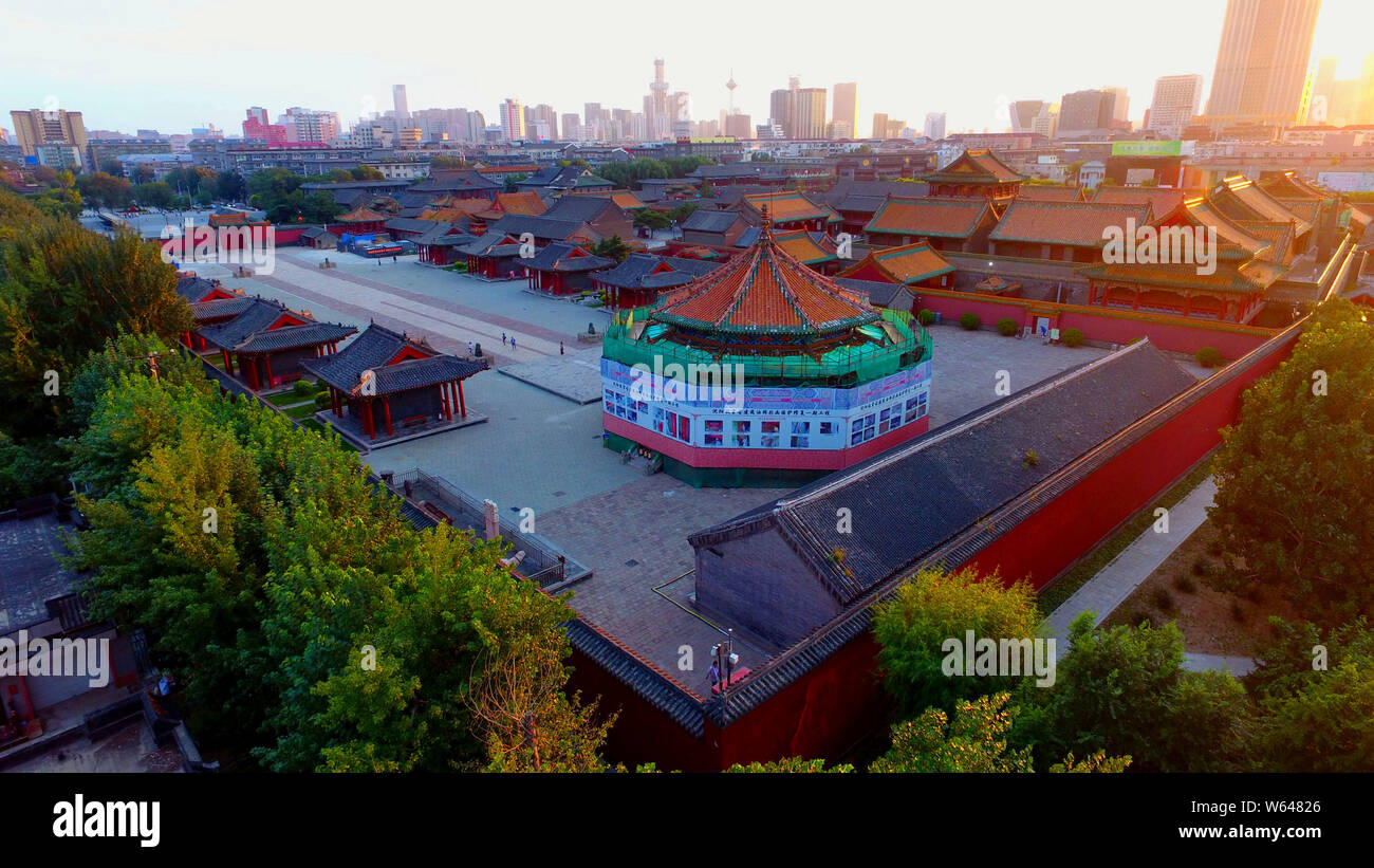 Vue aérienne de l'hôtel Dazheng en restauration à l'Mukden Palace, également connu sous le nom de palais impérial de Shenyang, à Shenyang, ville du nord-est de la Chine" Banque D'Images