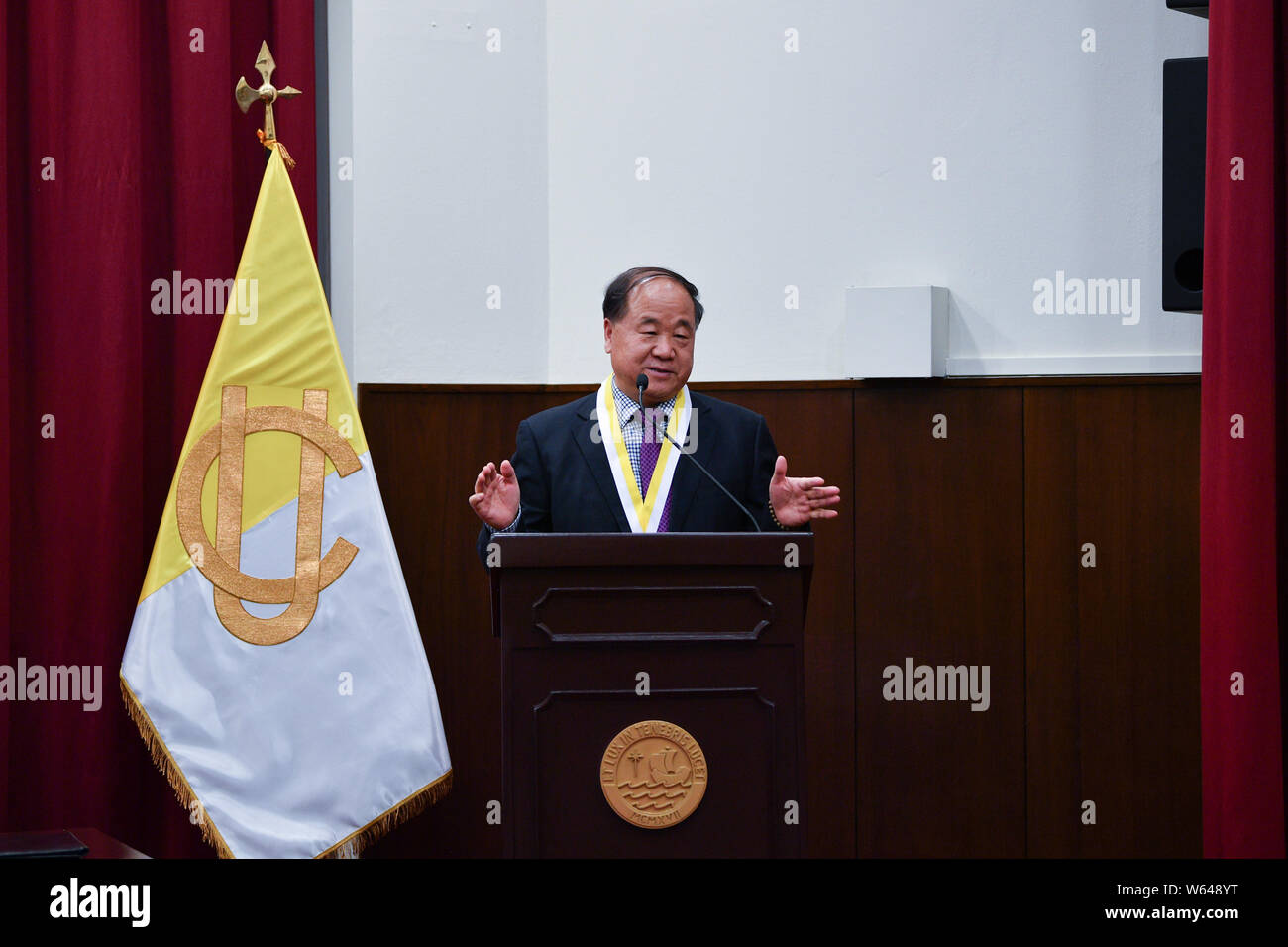 Lima, Pérou. 30 juillet, 2019. Prix Nobel chinois Mo Yan prononce un discours lors de la cérémonie de remise de doctorat honorifique à Lima, Pérou, le 30 juillet 2019. Prix Nobel chinois Mo Yan a reçu un doctorat honorifique de l'Université pontificale catholique du Pérou (Pucp) le mardi. Credit : Xin Yuewei/Xinhua/Alamy Live News Banque D'Images