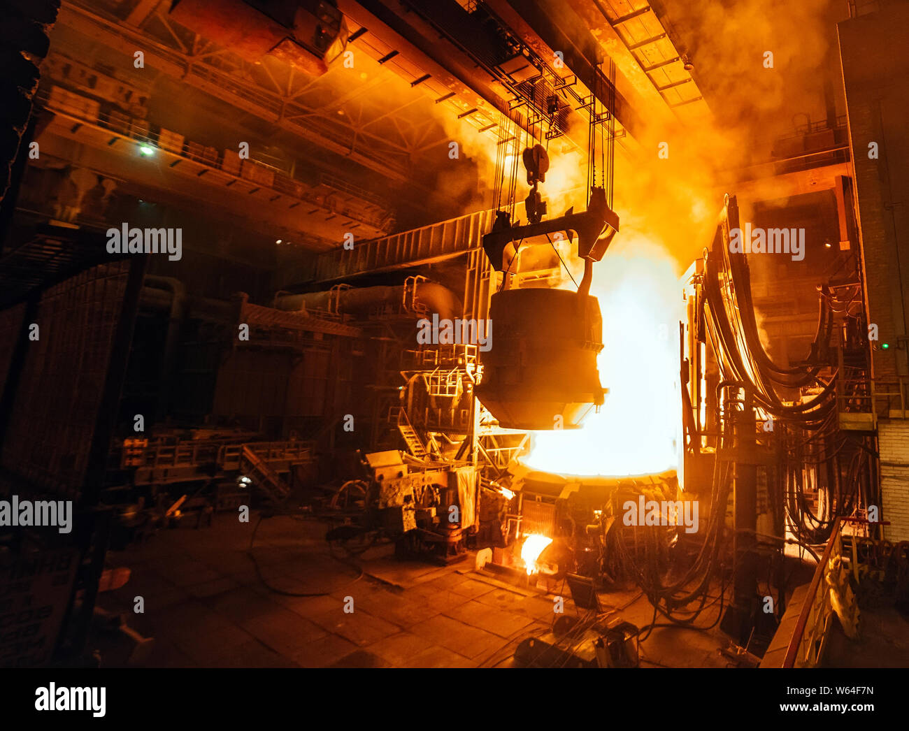 La production d'acier dans les fours électriques, usine métallurgique Banque D'Images