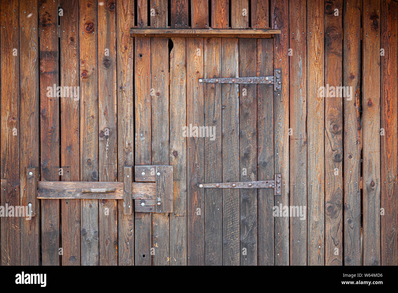 La porte de bois sur l'île, la Norvège. Leka Banque D'Images