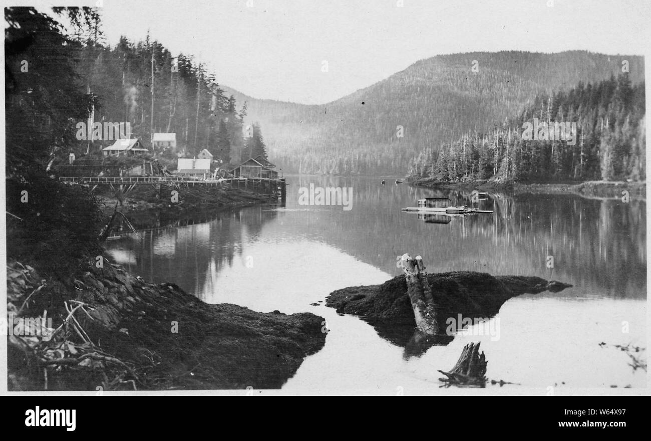 Dolomi Harbor, Alaska, à marée basse. ; la portée et contenu : sur la sauvegarde : image contenue dans l'emballage marqué 'prises et présenté par Mme ts' dans l'écriture de H.S. Wellcome. Notation imprimé au dos de la photo par Mme B.A. comme suit : "d'Eardley olomi Port.' Banque D'Images