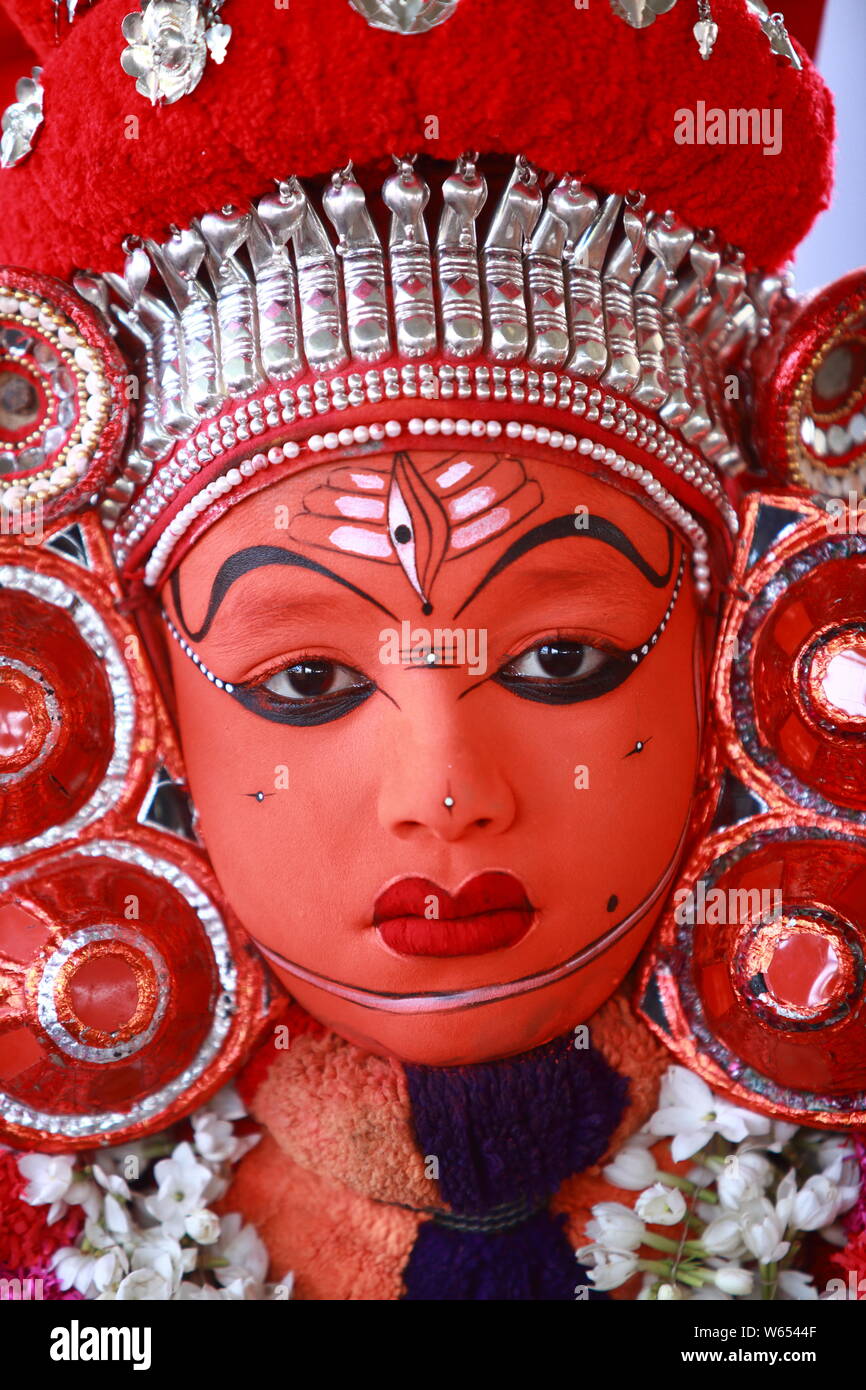 Portrait d'un Aadivedan Theyyam Banque D'Images