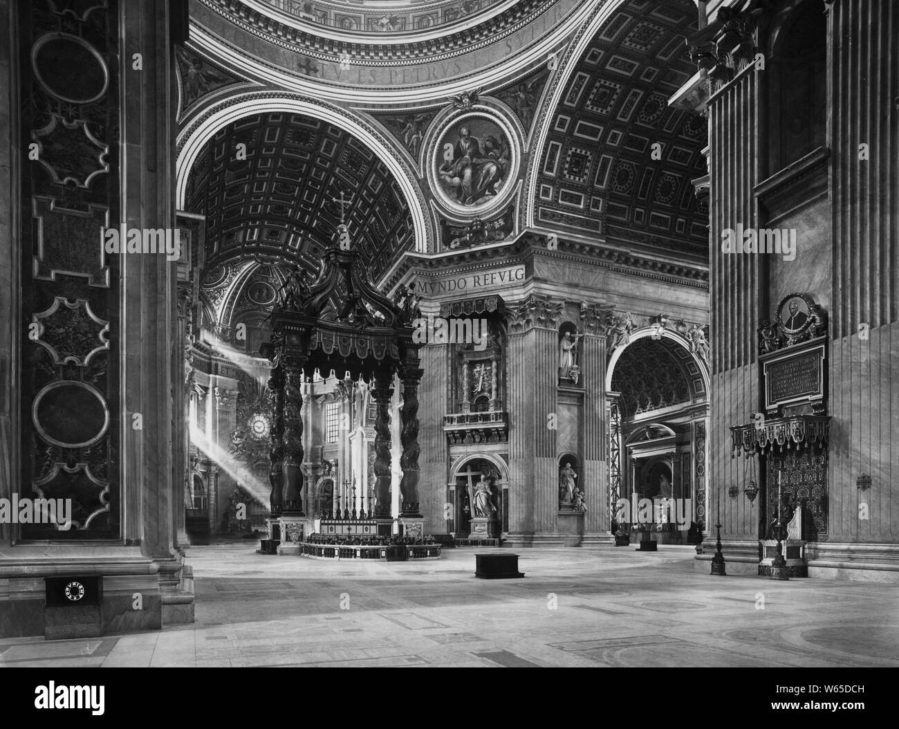 Intérieur de la Basilique de San Pietro, 1930 Banque D'Images