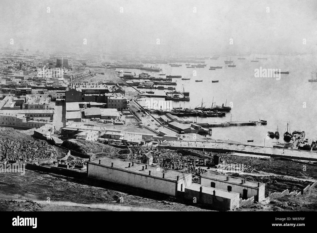 Vue du port de Bakou dans le Caucase, 1910-20 Banque D'Images