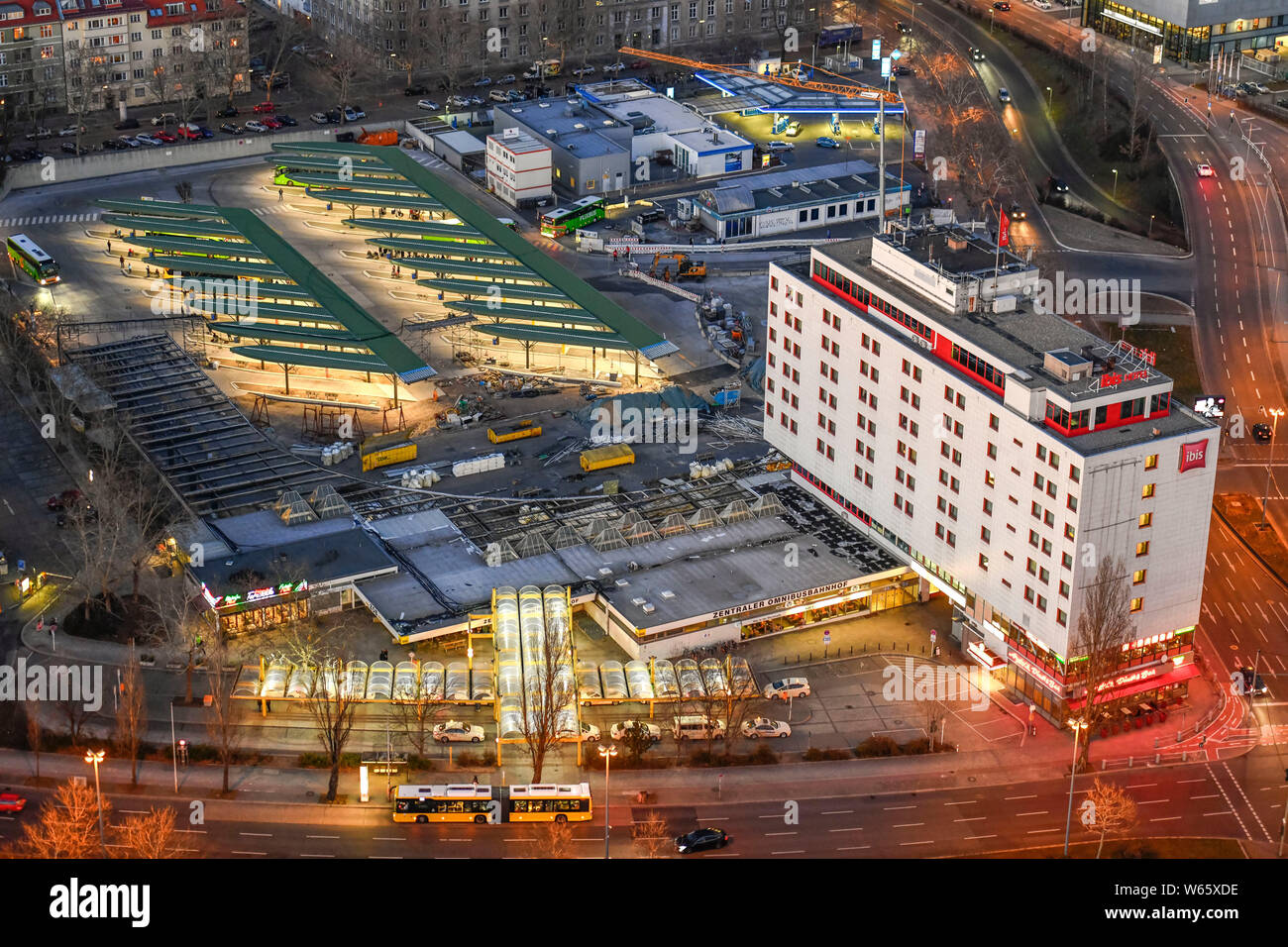 Zentraler omnibusbahnhof berlin Banque de photographies et d’images à ...
