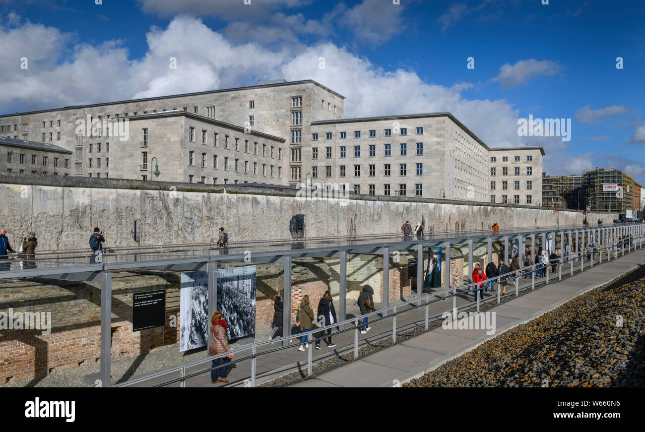 Bundesfinanzministerium, Freigelaende, Topographie des terreurs, Niederkirchnerstrasse, Kreuzberg, Berlin, Deutschland Banque D'Images