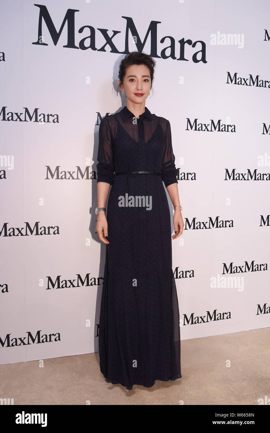 L'actrice chinoise Li Bingbing participe à un événement promotionnel pour Max Mara à Shanghai, Chine, le 21 juillet 2018. Banque D'Images