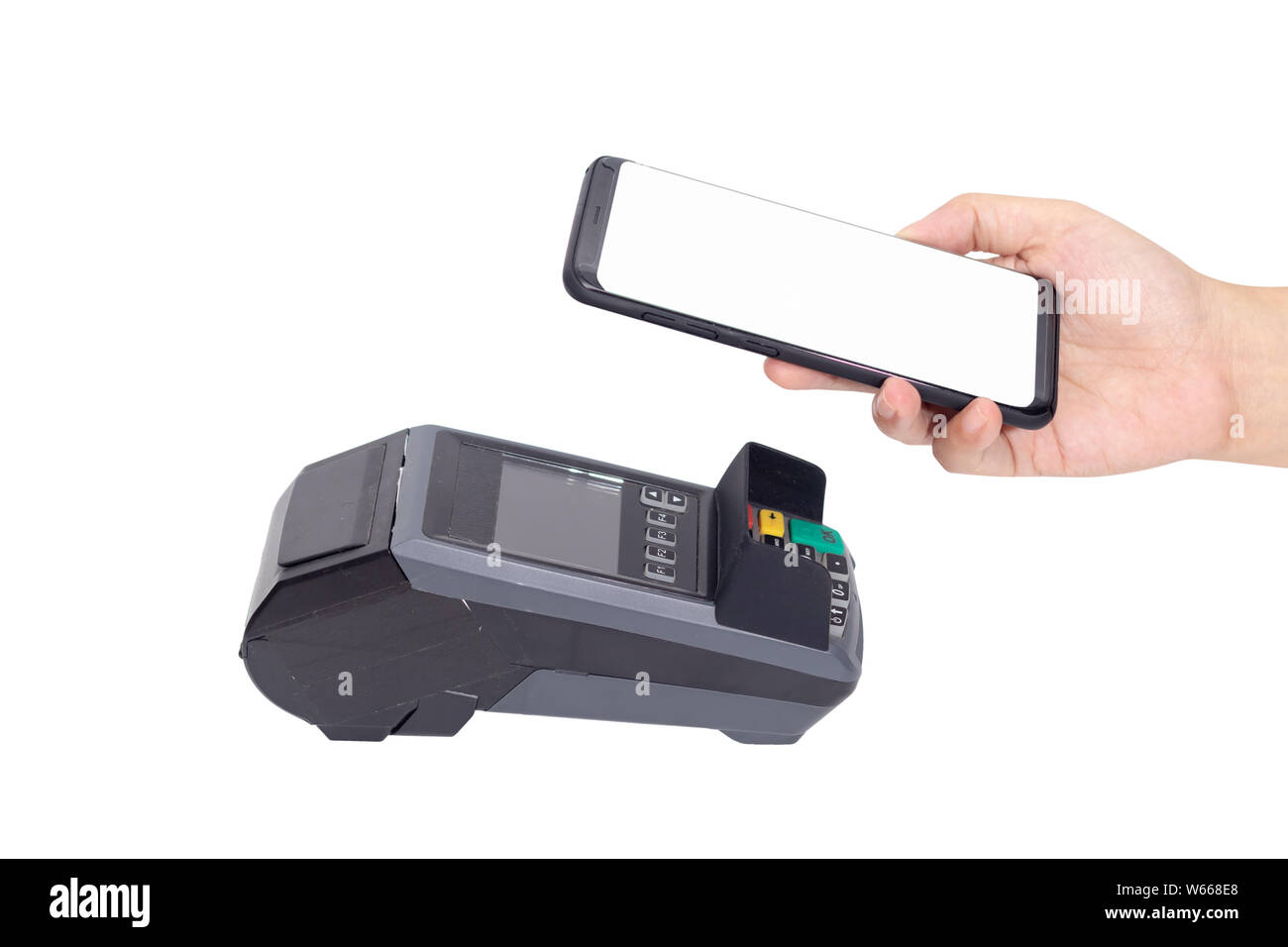 Société sans argent liquide, le client de payer le projet de loi grâce à l'aide de la technologie NFC au terminal de point de vente avec clipping path sans contact par mobile creuser. Banque D'Images