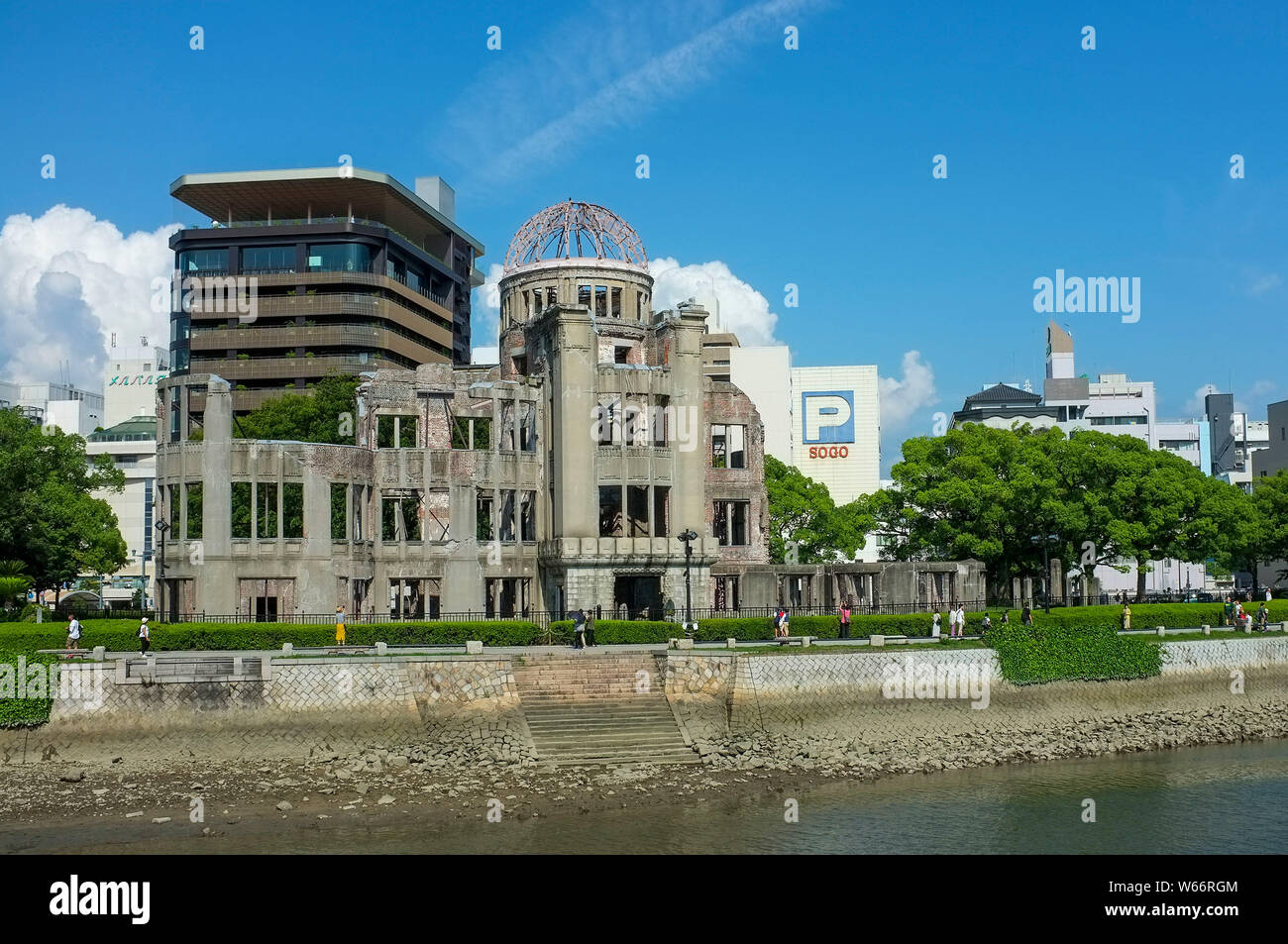 Le dôme de la Bombe atomique où à 8:15am le 6 août 1945, la première bombe atomique de l'histoire humaine a été larguée sur Hiroshima, au Japon. Banque D'Images