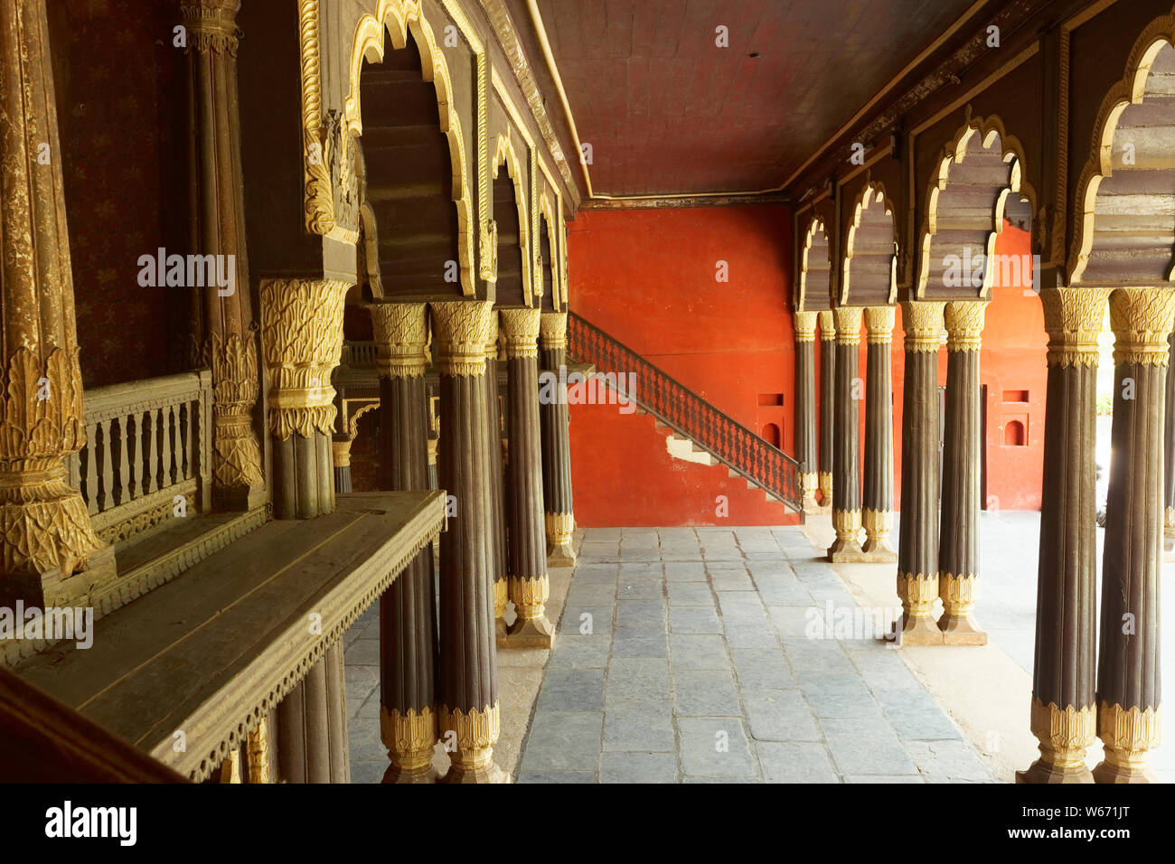 D'été de Tipu Sultan Palace, à Bangalore, en Inde, est un exemple de l'architecture, l'Indo-Islamic la résidence d'été de l'Mysorean Tipu Sultan souverain. Banque D'Images