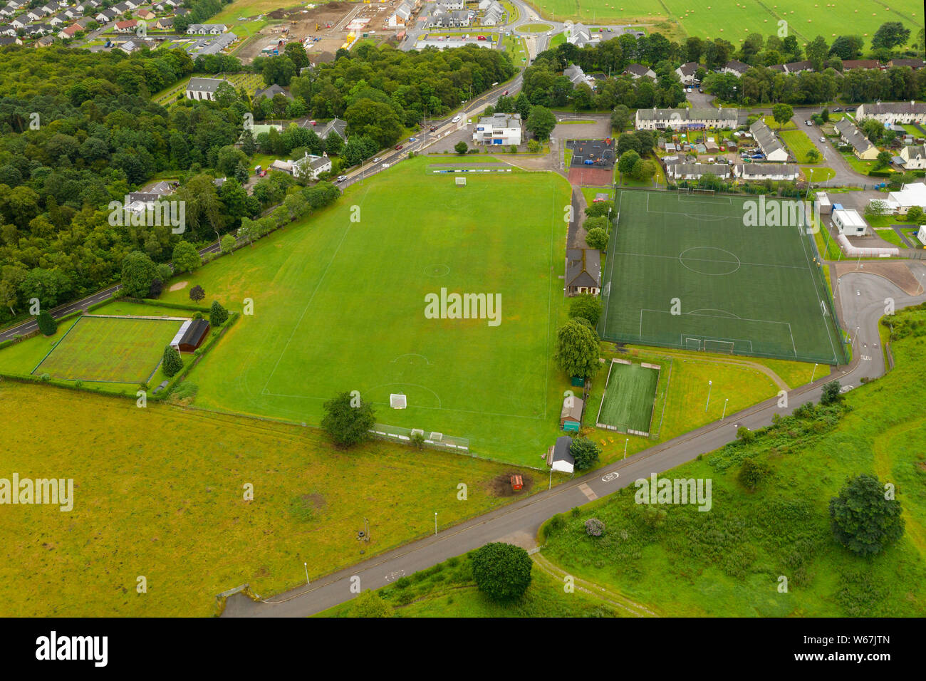 Une vue aérienne de l'Blairbeg shinty hauteur en Drumnadrochit, près d'Inverness, Écosse, accueil de Glen Urquhart shinty Club. Banque D'Images