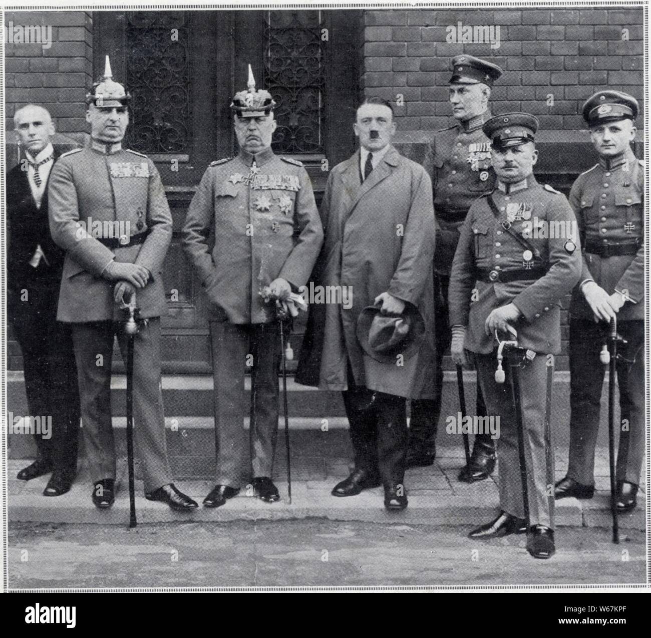 LE GÉNÉRAL LUDENDORFF ET M.HITLER EN 1923, PEU DE TEMPS AVANT LE PUTSCH DE MUNICH.UNE GAUCHE M.FRICK.AU CENTRE LE GÉNÉRAL LUDENDORFF ET M.Adolph Hitler P Banque D'Images