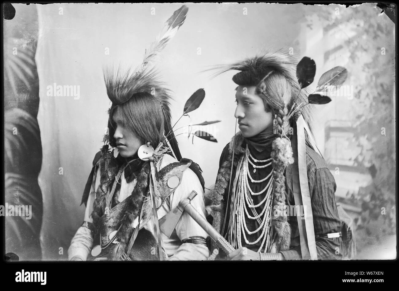 Photographie des Américains indigènes du sud-est de l'Ohio ; General notes : Cette photographie a été identifié par Joanna Scherer comme prises par Benedicte Wrensted, dont le studio photographique est situé à Pocatello, Idaho. Mme Scherer est un anthropologue qui travaille sur la Smithsonian Institution's Handbook of North American Indians Projet. Banque D'Images