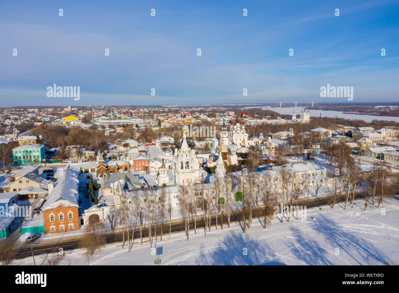 Monastère de la Sainte Trinité et l'annonciation monastère à Mourom, la Russie. Vue aérienne drone d'hiver Banque D'Images