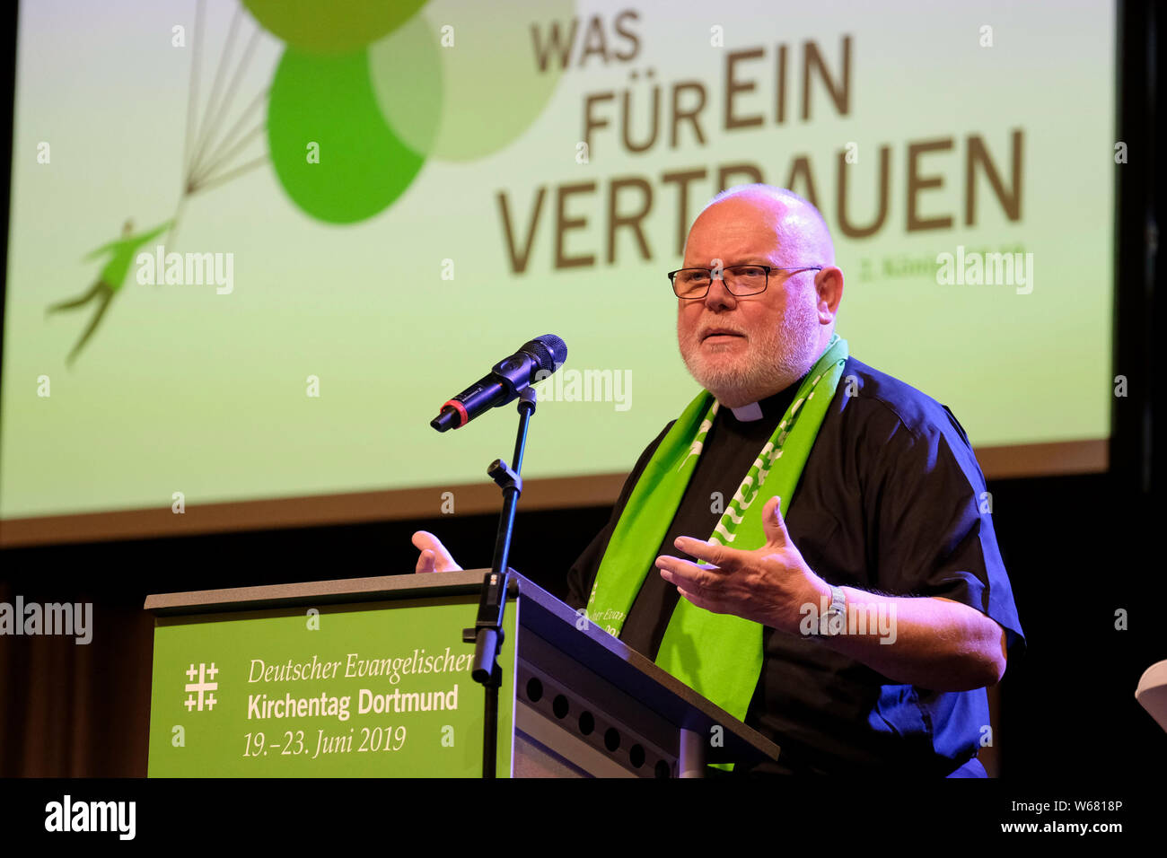 Le président de la Conférence épiscopale allemande, le Cardinal Reinhard Marx, est titulaire d'une étude de la Bible le vendredi (21.06.19) à l'Église protestante en Allemagne Dortmund/Congrès Banque D'Images
