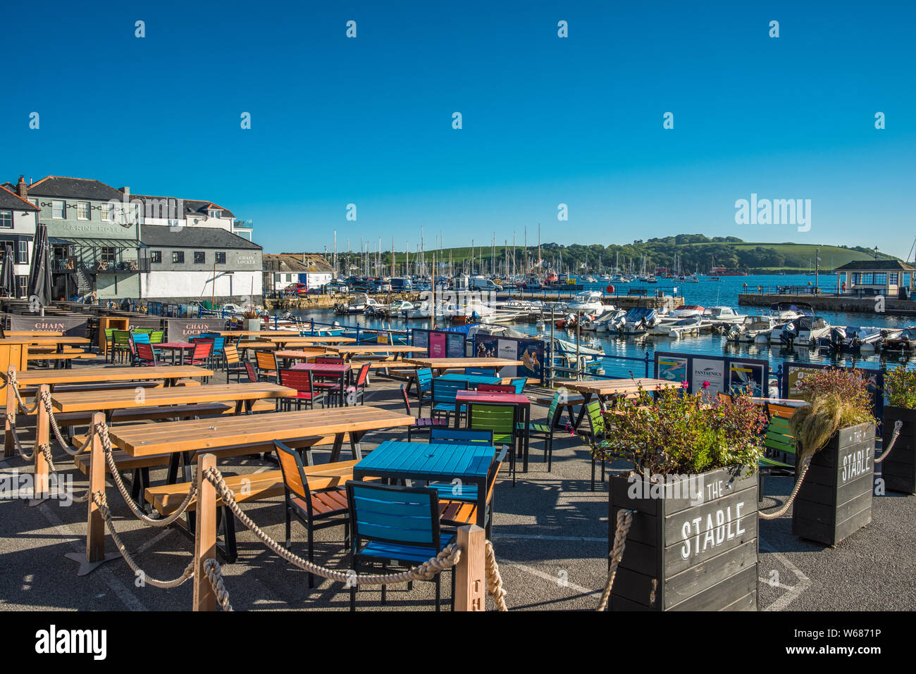 Le restaurant en front de mer à Custom House Quay à Falmouth. Cornwall, Angleterre, Royaume-Uni. Banque D'Images